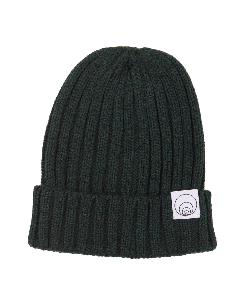 SUSTAINABLE CABLE KNIT BEANIE / FOREST GREEN