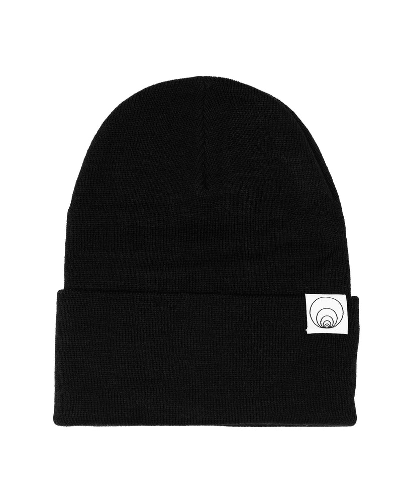 SUSTAINABLE KNIT BEANIE / BLACK