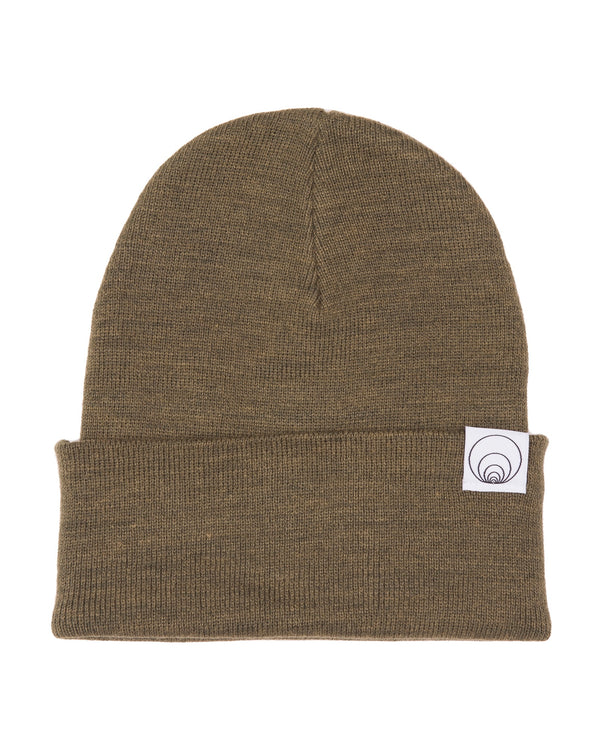 SUSTAINABLE KNIT BEANIE / OLIVE